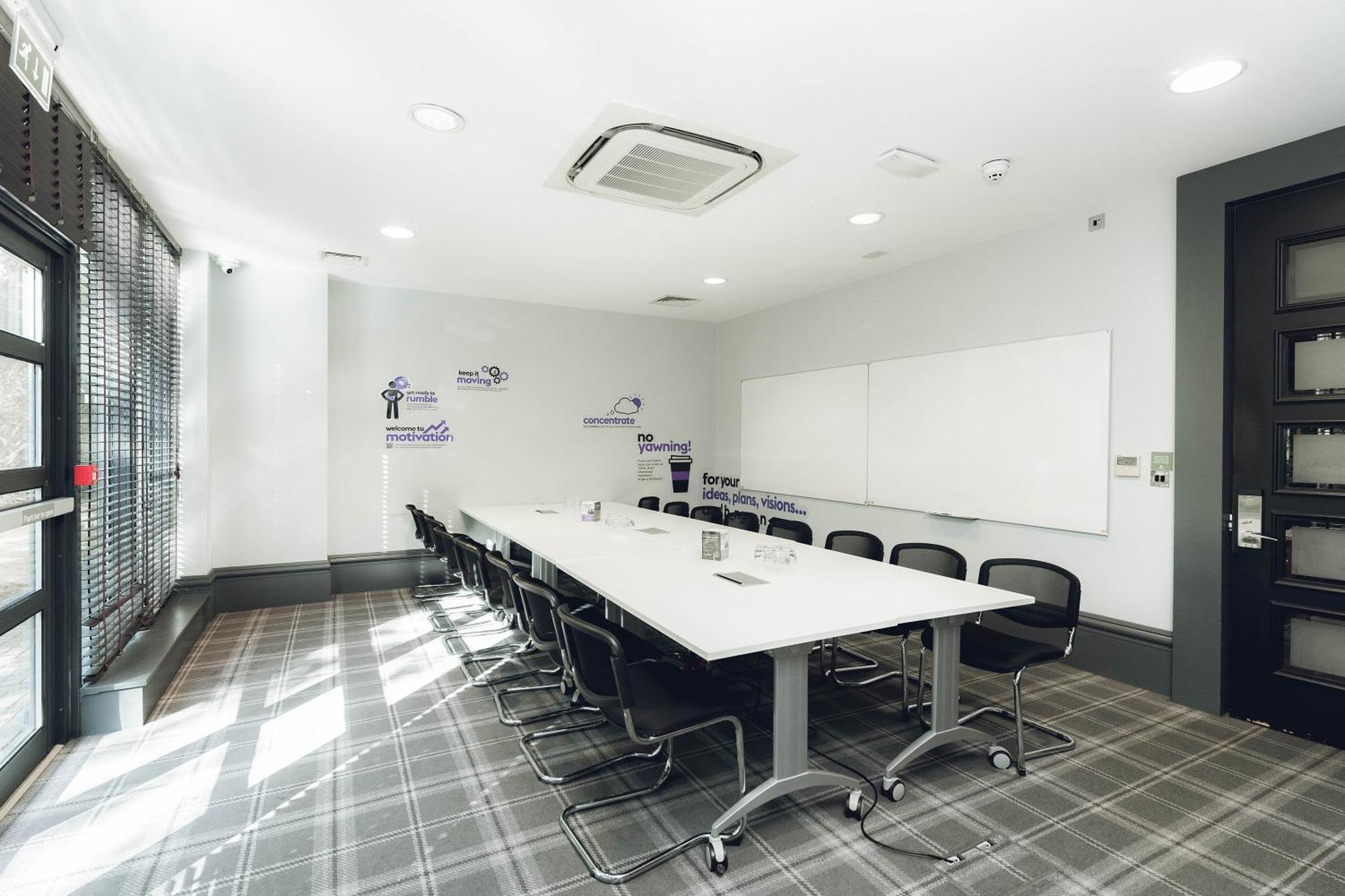 Village Hotel Manchester Ashton מראה חיצוני תמונה