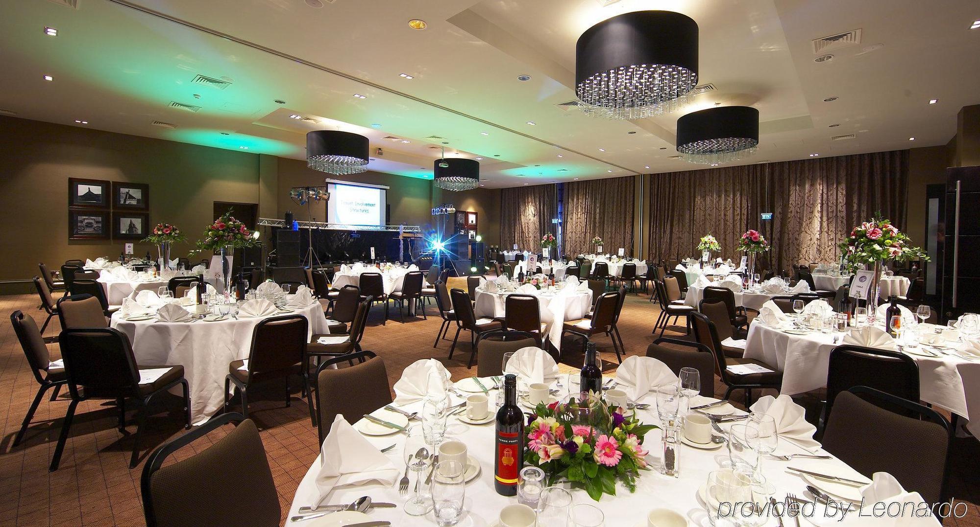 Village Hotel Manchester Ashton מראה חיצוני תמונה