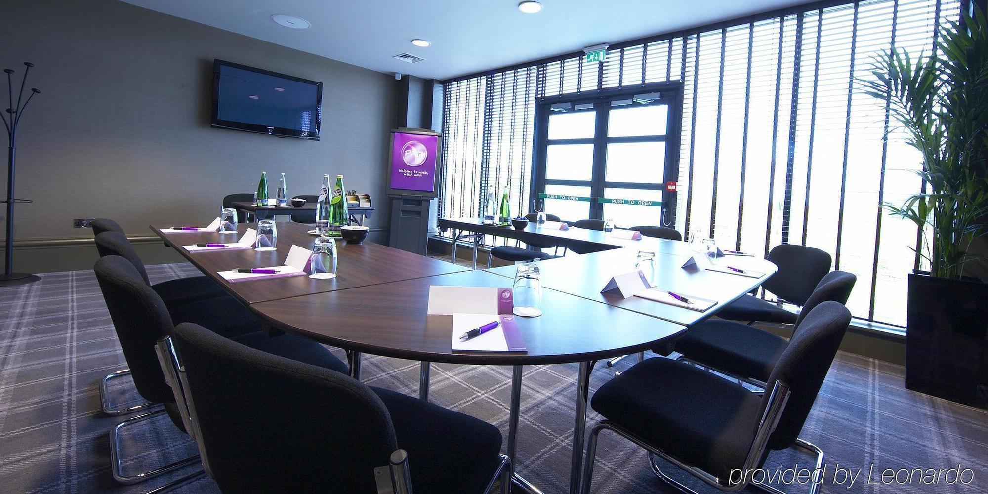 Village Hotel Manchester Ashton מראה חיצוני תמונה