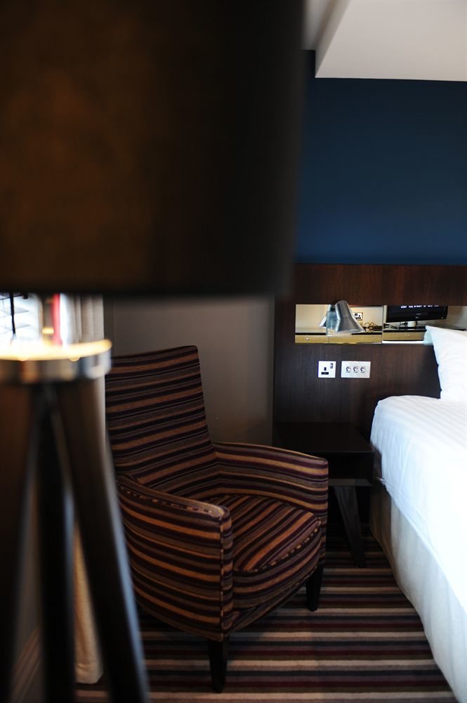 Village Hotel Manchester Ashton מראה חיצוני תמונה