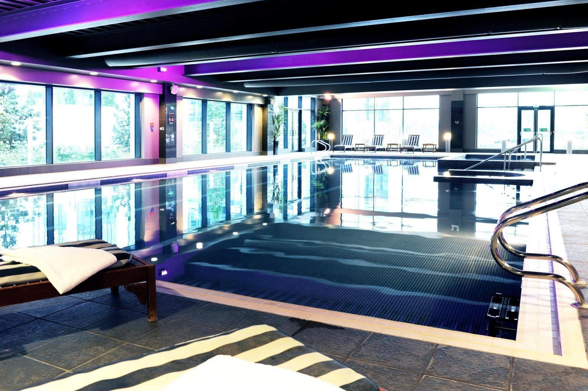 Village Hotel Manchester Ashton מראה חיצוני תמונה