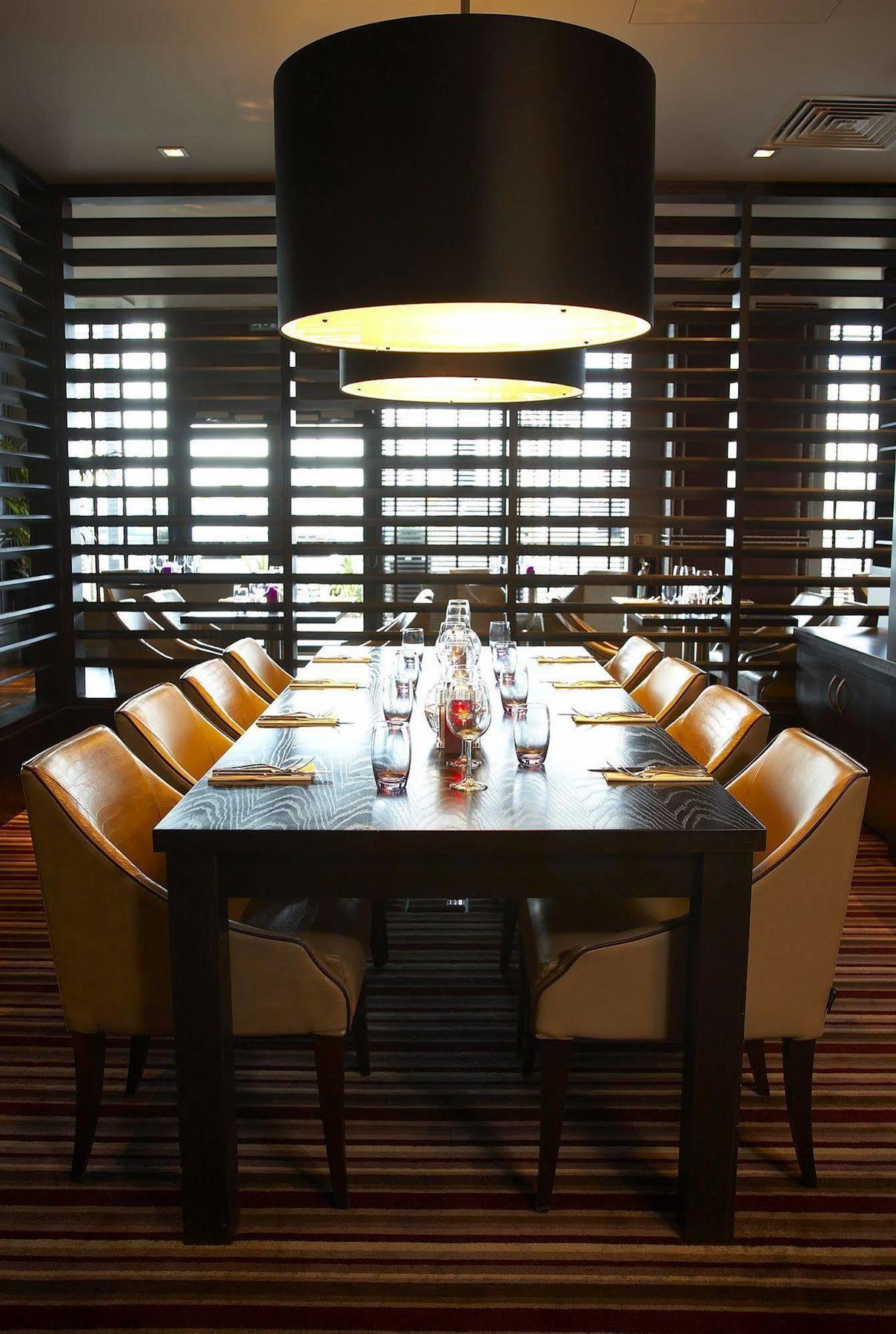 Village Hotel Manchester Ashton מראה חיצוני תמונה
